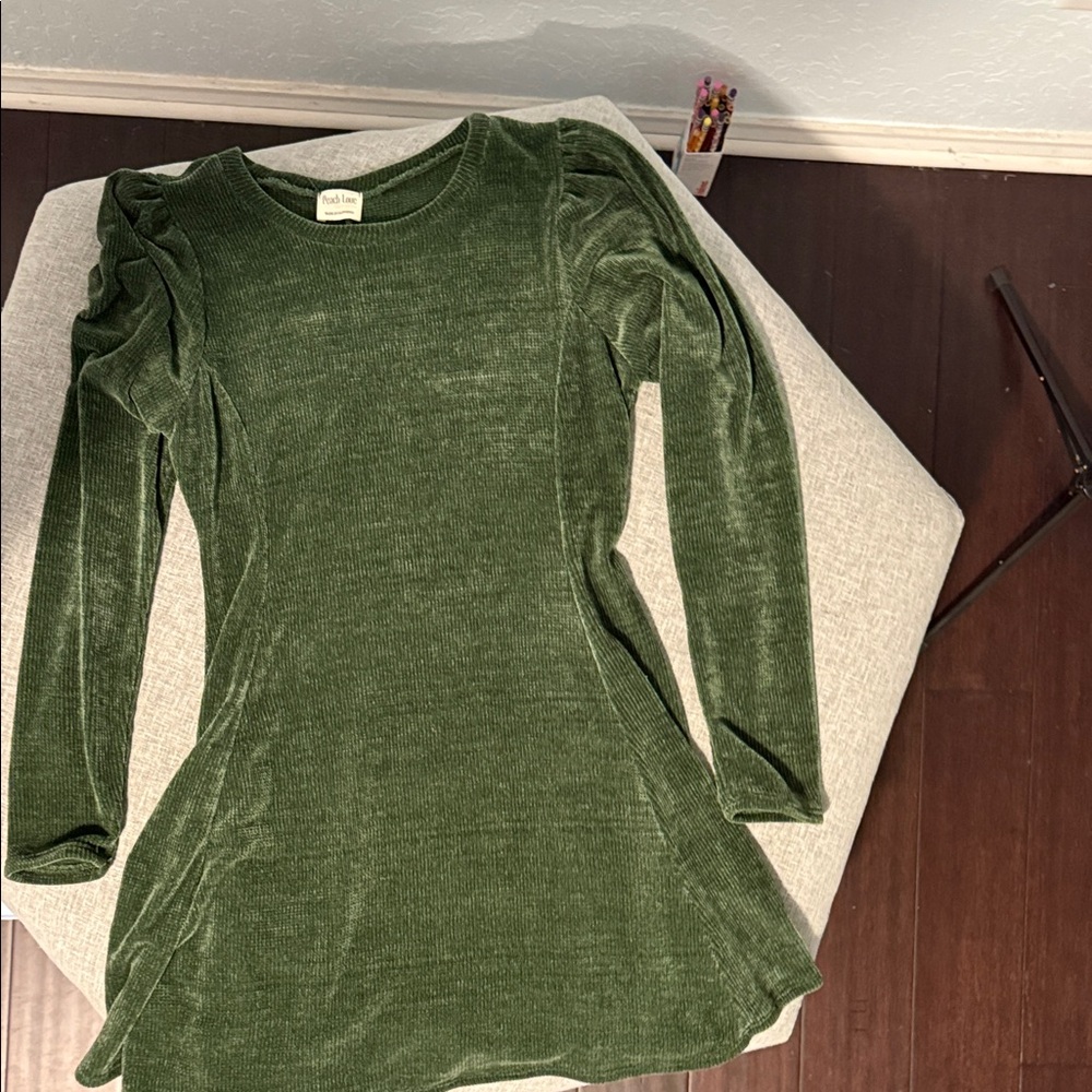 Green Velvet Long Sleeve Dress